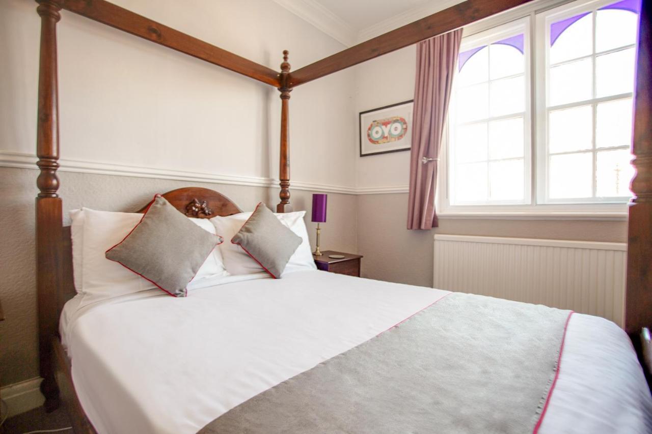 Oyo Timothy'S Otel Tenby Dış mekan fotoğraf