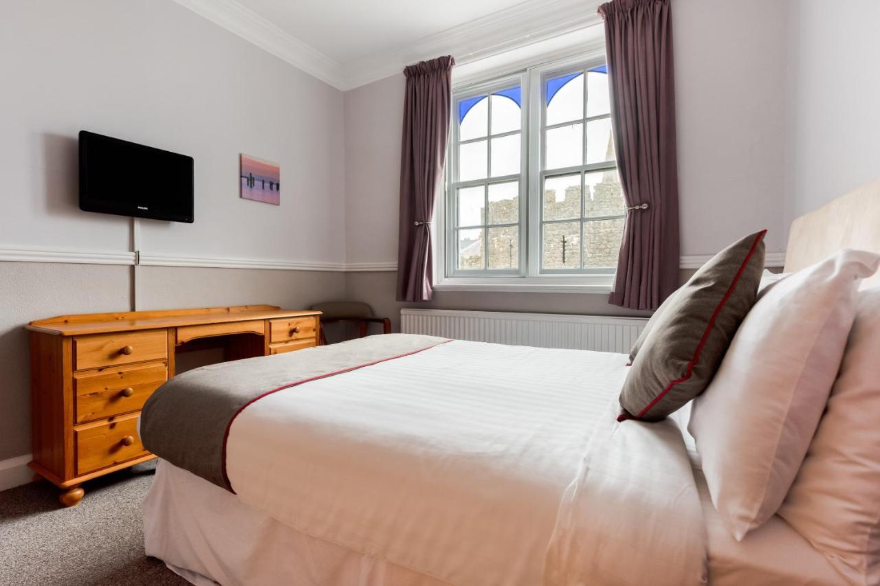 Oyo Timothy'S Otel Tenby Dış mekan fotoğraf