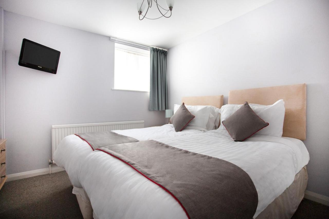 Oyo Timothy'S Otel Tenby Dış mekan fotoğraf