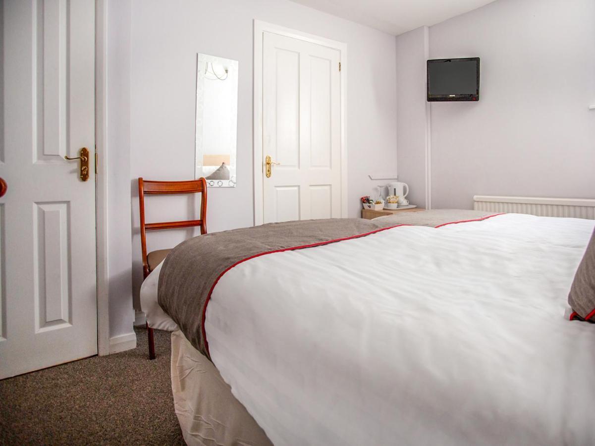 Oyo Timothy'S Otel Tenby Dış mekan fotoğraf