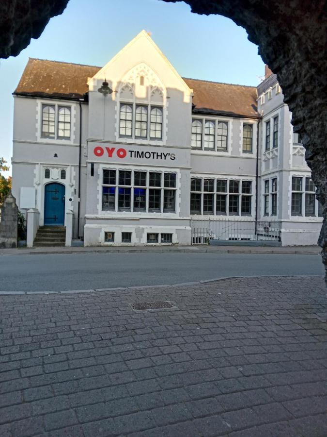 Oyo Timothy'S Otel Tenby Dış mekan fotoğraf